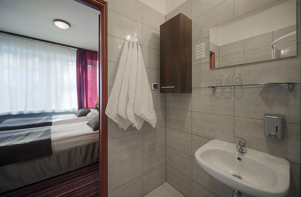 Hotel Delta كراكوفيا المظهر الخارجي الصورة