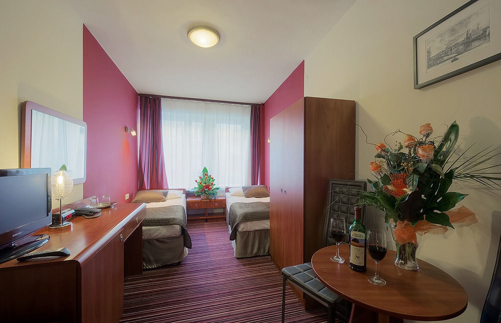 Hotel Delta كراكوفيا المظهر الخارجي الصورة